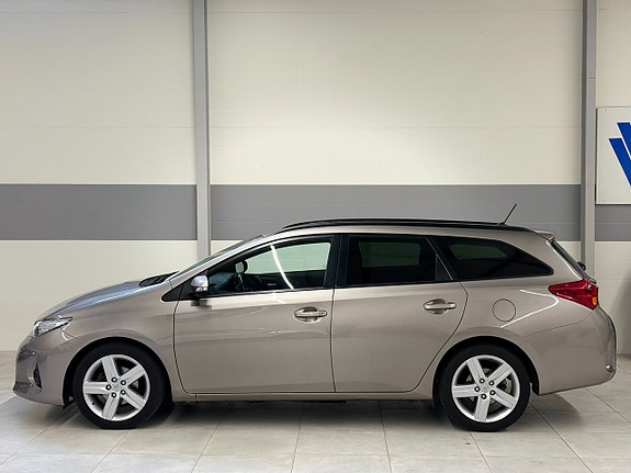 Toyota Auris 4 of 20