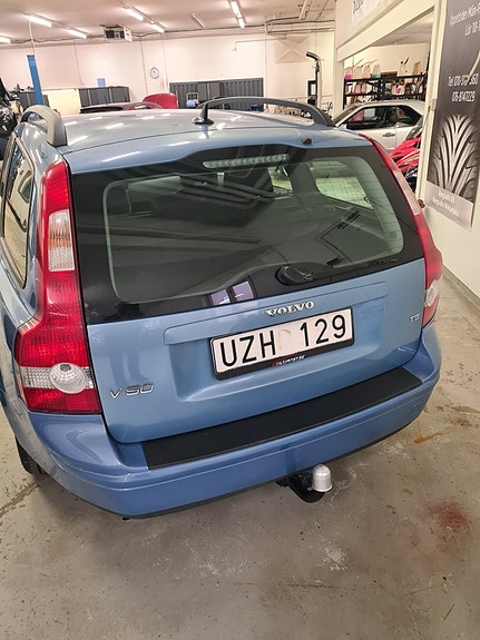 Volvo V50 3 of 6