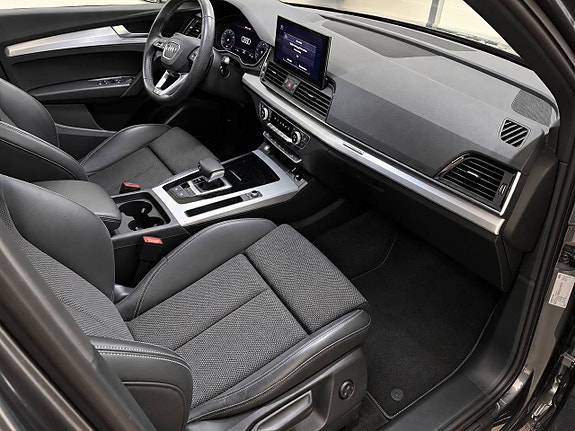 Audi Q5 9 of 14