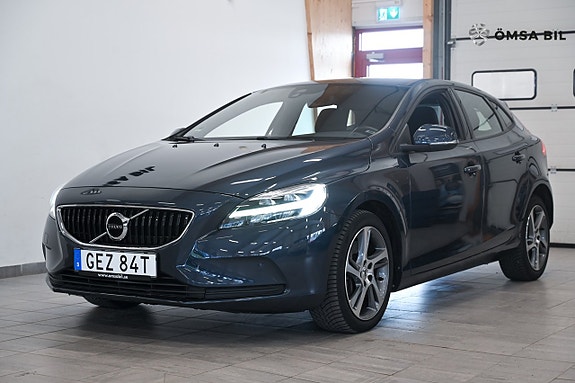 Volvo V40 2 of 14
