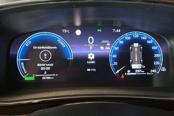 Toyota Corolla 18 of 23