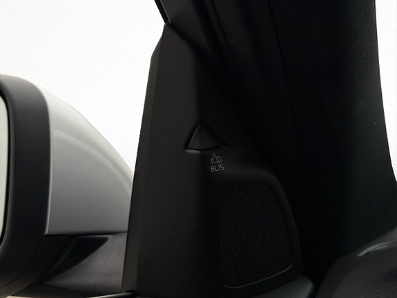 Volvo V60 25 of 29