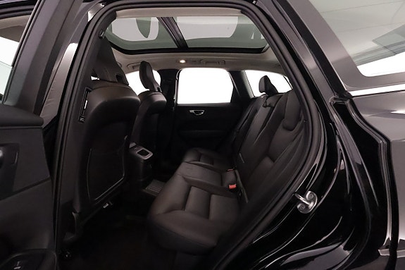 Volvo XC60 12 of 28