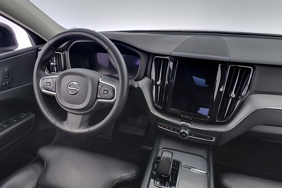 Volvo XC60 15 of 28