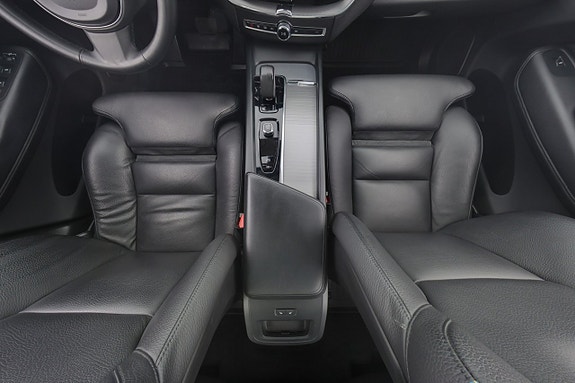 Volvo XC60 14 of 28