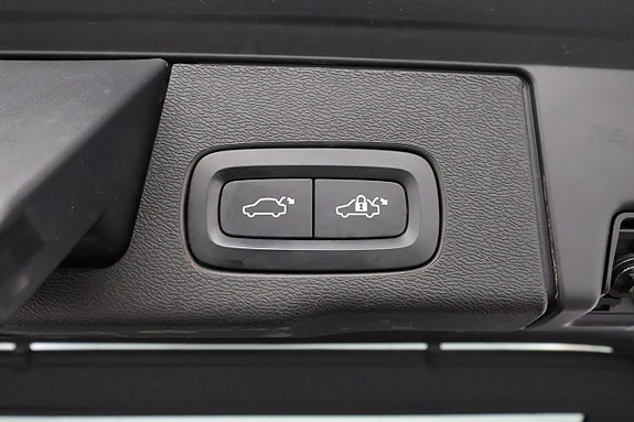 Volvo XC60 28 of 28