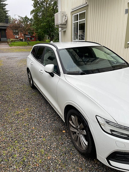 Volvo V60 3 of 7