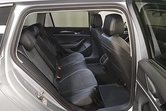 Volkswagen Passat 9 of 12