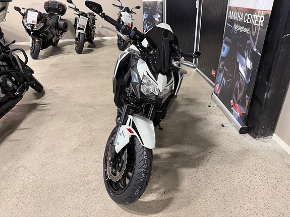 Kawasaki Z900 Performance Akrapovic system 2 of 4
