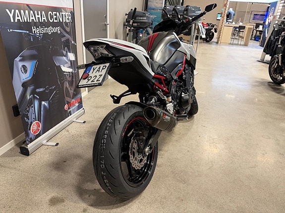 Kawasaki Z900 Performance Akrapovic system 3 of 4