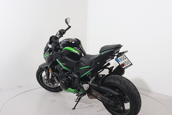 Kawasaki Z900 6 of 7