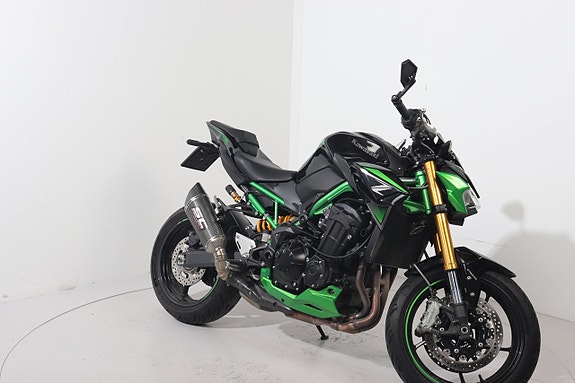 Kawasaki Z900 2 of 7