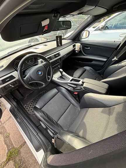 BMW 320d 3 of 9