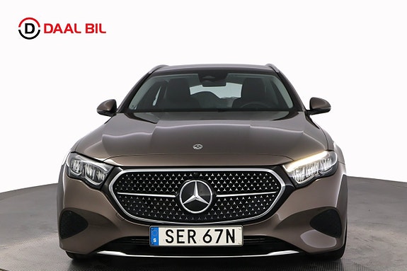 Mercedes-Benz E220 d 2 of 27
