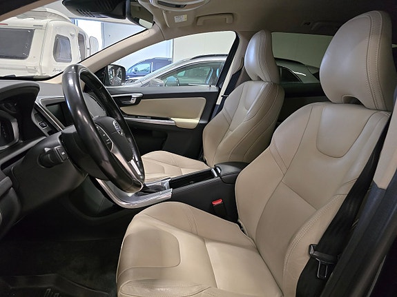 Volvo XC60 12 of 20