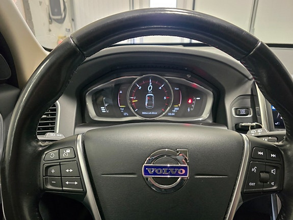 Volvo XC60 15 of 20
