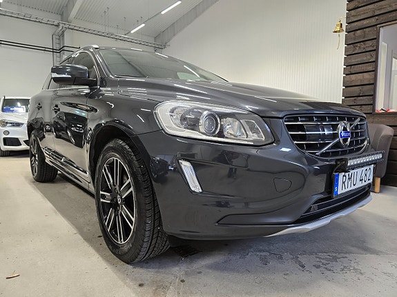 Volvo XC60 11 of 20