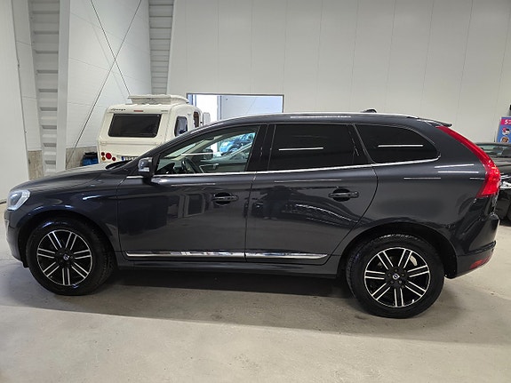 Volvo XC60 9 of 20