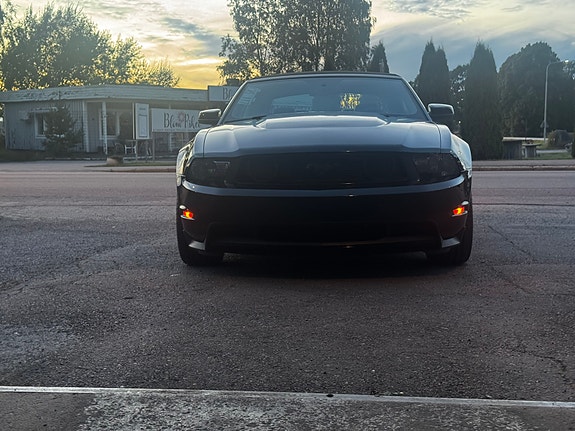 Ford Mustang 8 of 10