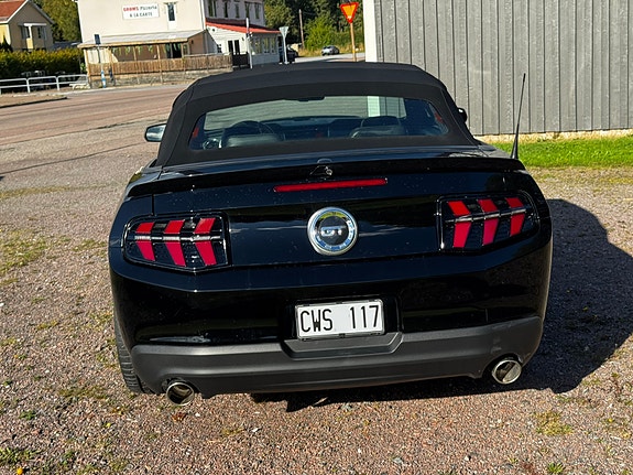 Ford Mustang 3 of 10