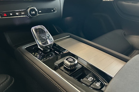 Volvo XC90 26 of 30