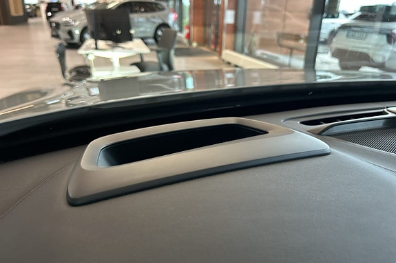 Volvo XC90 25 of 30