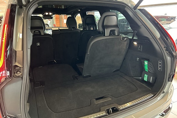 Volvo XC90 15 of 30