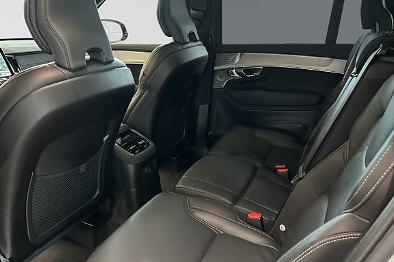 Volvo XC90 8 of 30