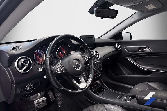 Mercedes-Benz CLA220 4 of 7