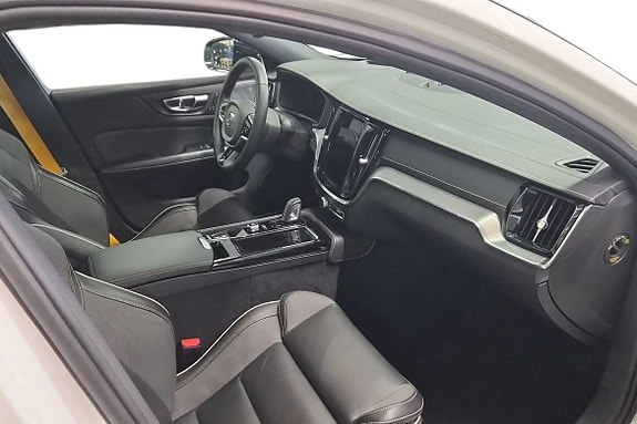 Volvo S60 9 of 29