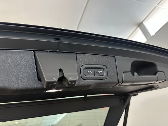 Volvo XC60 11 of 22