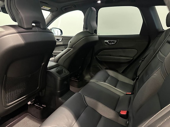 Volvo XC60 13 of 22