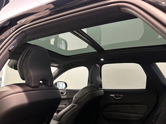 Volvo XC60 14 of 22