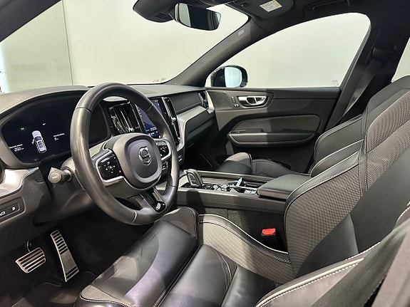 Volvo XC60 15 of 22