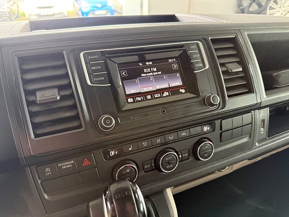 Volkswagen Caravelle 12 of 13