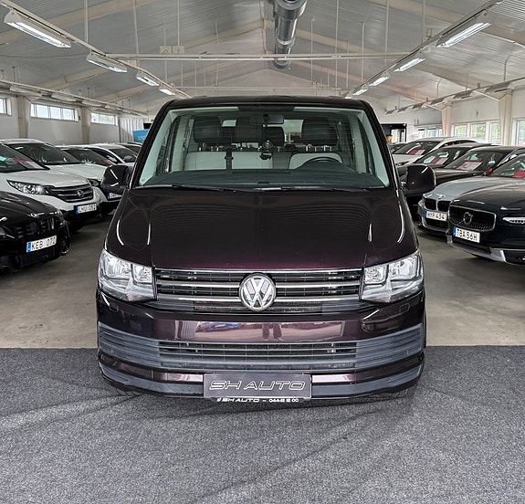 Volkswagen Caravelle 2 of 13