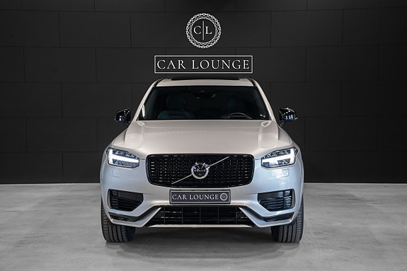 Volvo XC90 8 of 23