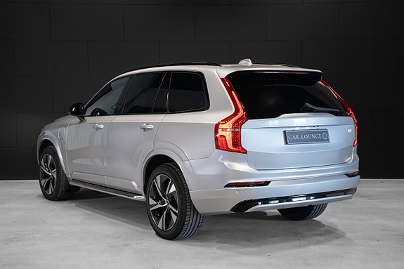 Volvo XC90 5 of 23