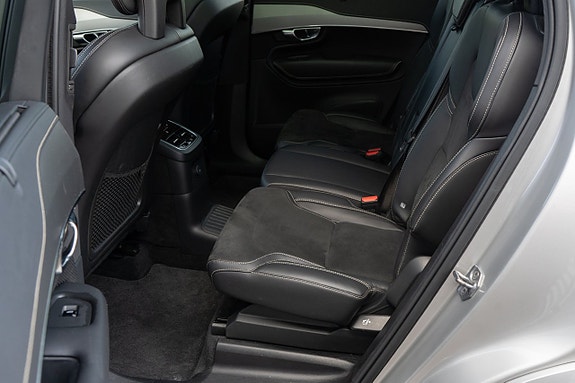 Volvo XC90 12 of 23