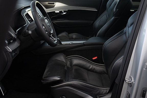 Volvo XC90 9 of 23