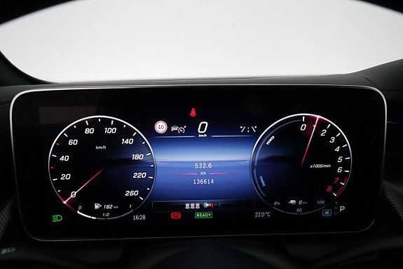 Mercedes-Benz GLC300 e 16 of 25