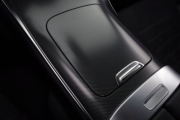 Mercedes-Benz GLC300 e 23 of 25