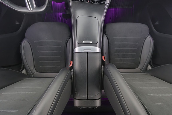 Mercedes-Benz GLC300 e 14 of 25