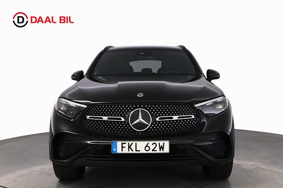 Mercedes-Benz GLC300 e 2 of 25