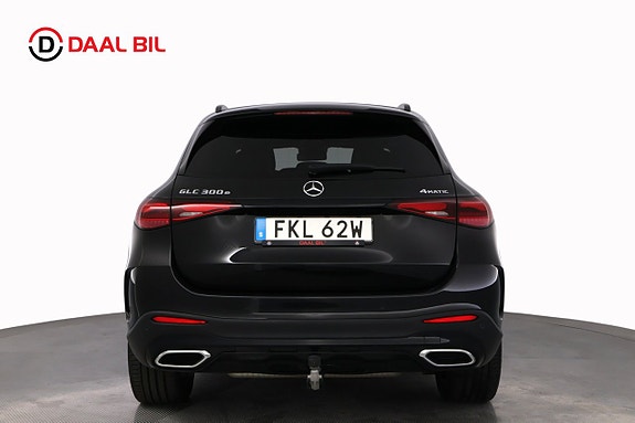 Mercedes-Benz GLC300 e 7 of 25