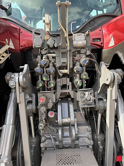 Valtra Q305 / Frontlyft / Front PTO / GPS 8 of 10