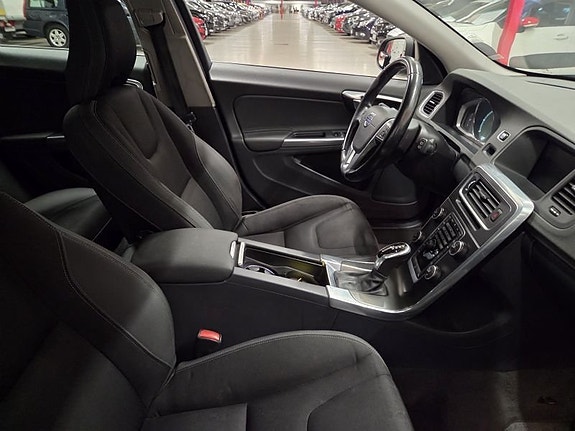 Volvo V60 4 of 10