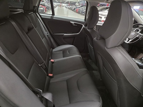 Volvo V60 5 of 10