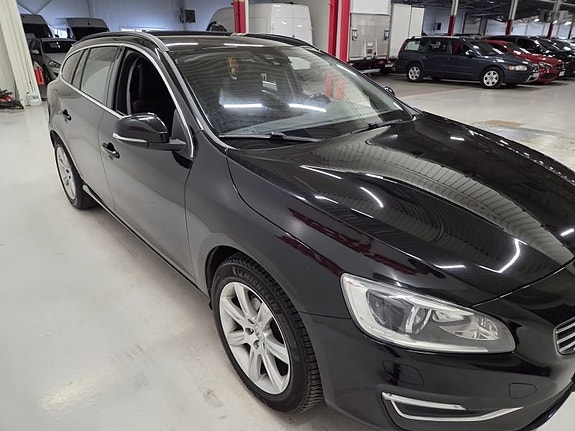 Volvo V60 3 of 10