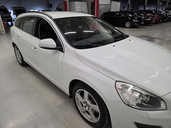 Volvo V60 3 of 10